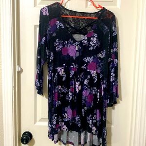 Torrid Super Soft Knits Blouse Black and Purple Floral with Lace on back Size 1